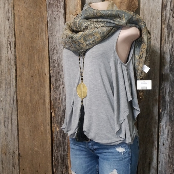 NEW! 2 PC BUNDLE! SHE&SKY TOP & PASHMINA SCARF! - Picture 4 of 8